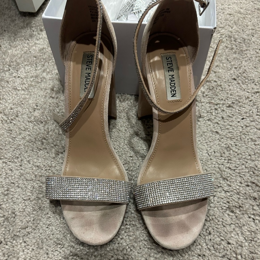 Steve Madden Beige and Silver Heels